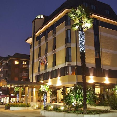 Hotel Tiffany Milano Trezzano sul Naviglio Exterior photo