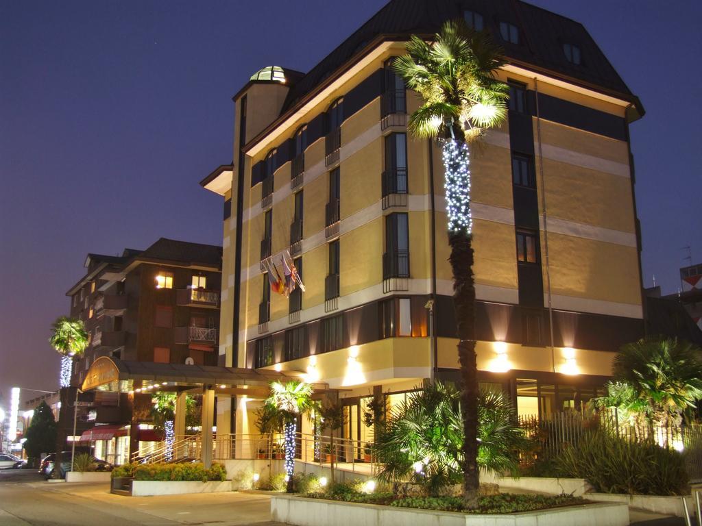 Hotel Tiffany Milano Trezzano sul Naviglio Exterior photo