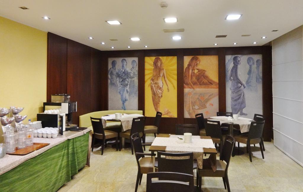 Hotel Tiffany Milano Trezzano sul Naviglio Exterior photo