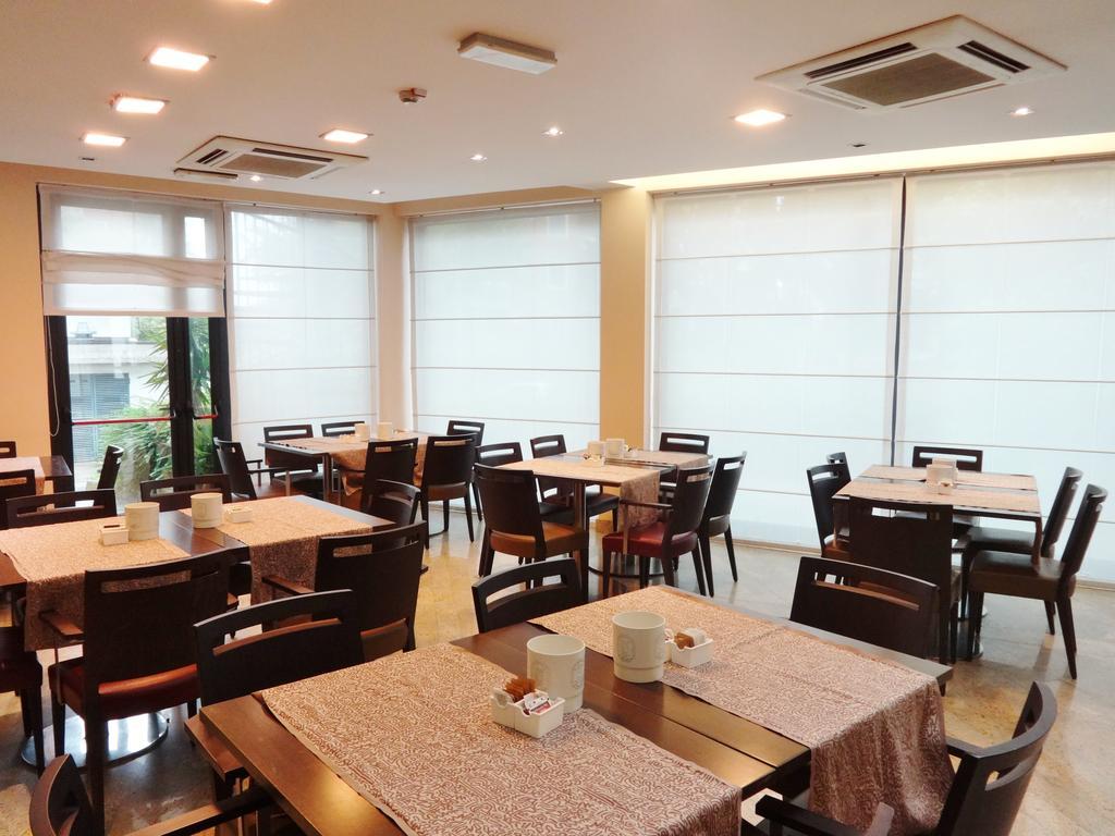 Hotel Tiffany Milano Trezzano sul Naviglio Exterior photo